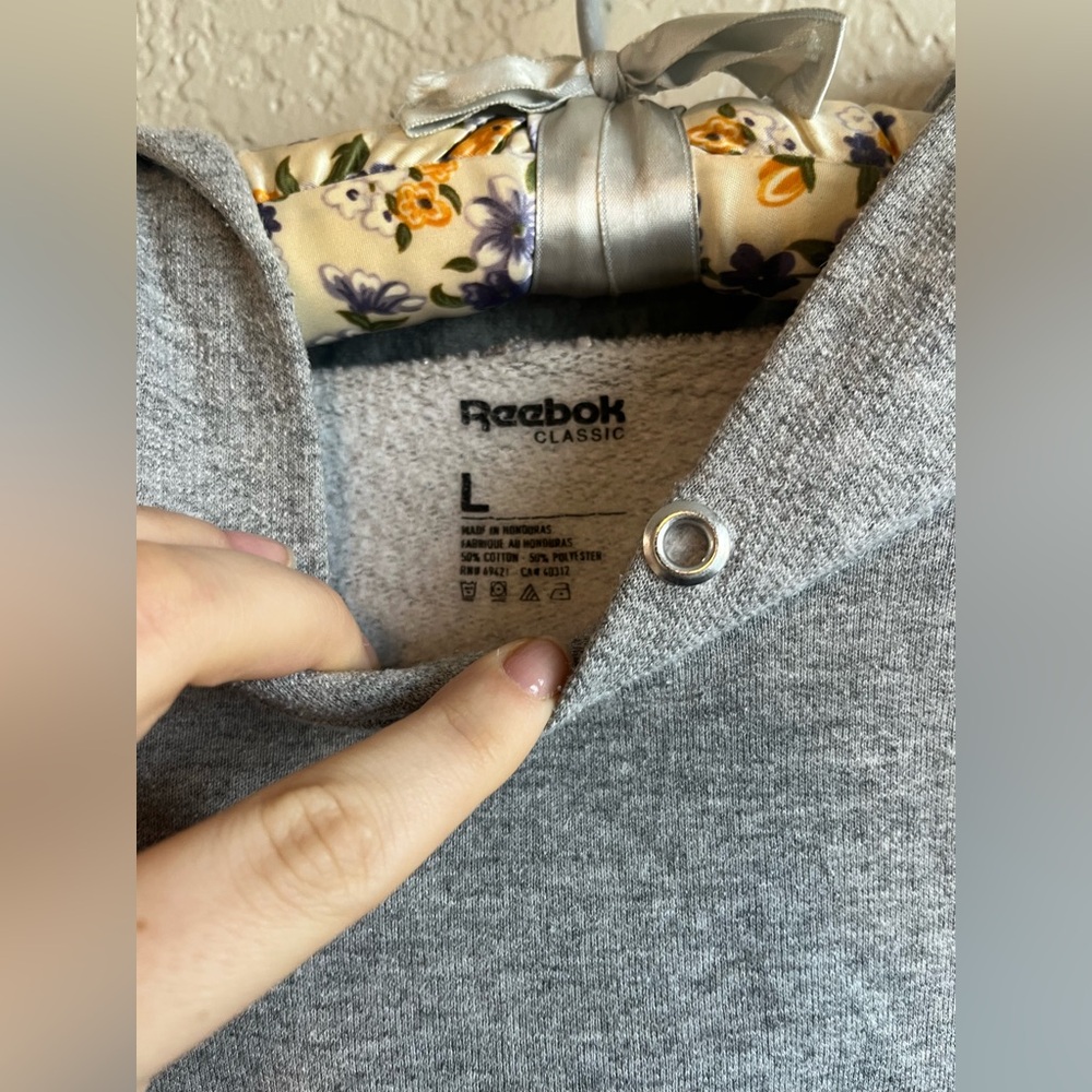 Y2K Reebok Hoodie - Picture 2 of 6